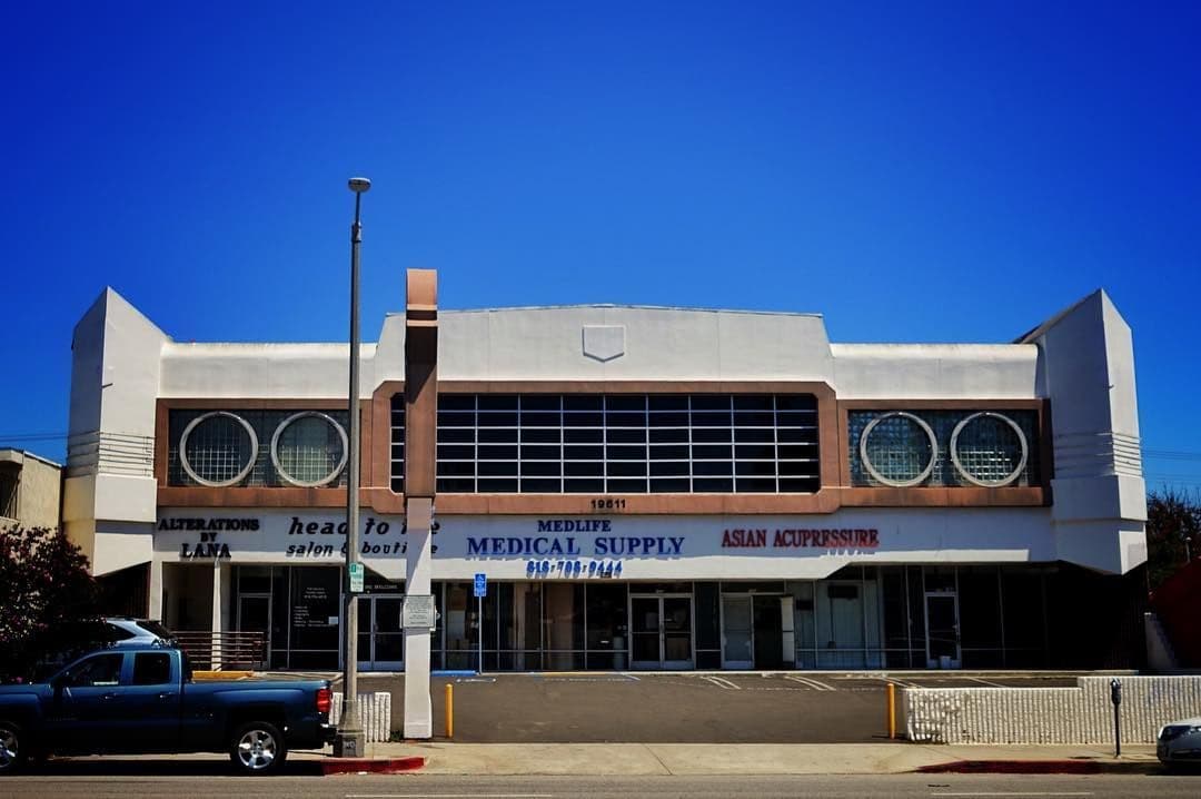 Tarzana retail building